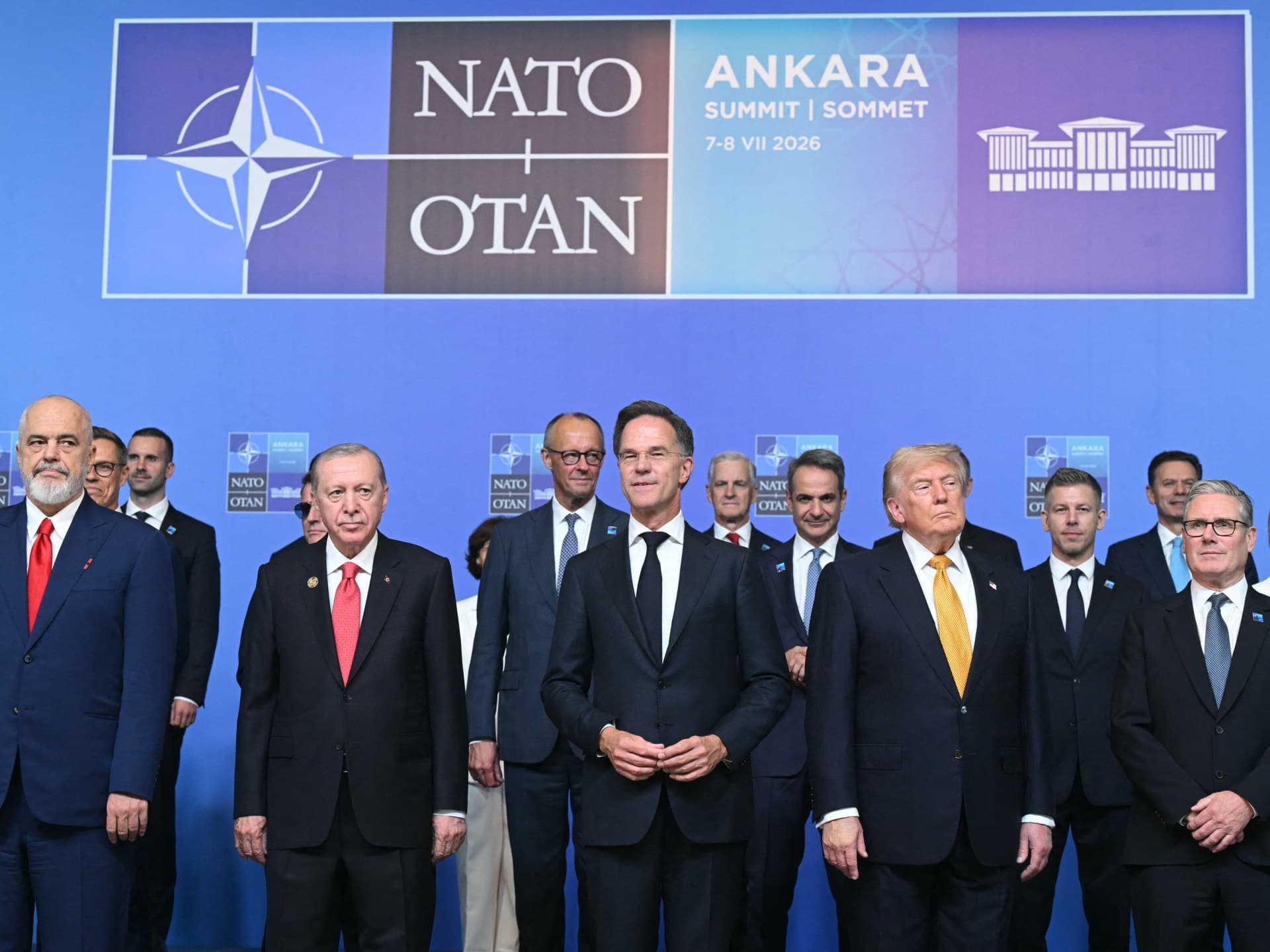Саміт НАТО в Анкарі: єдність задекларована, тріщини видні