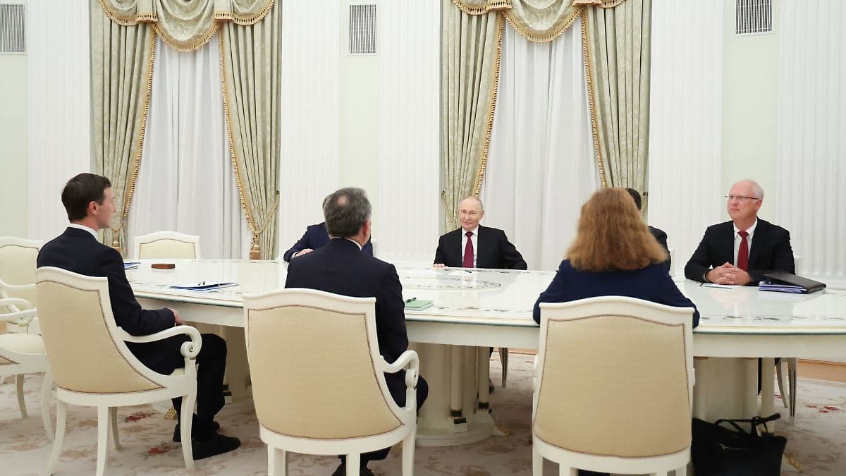 ЄС не поспішає з переговорником для Росії: спершу — стратегія