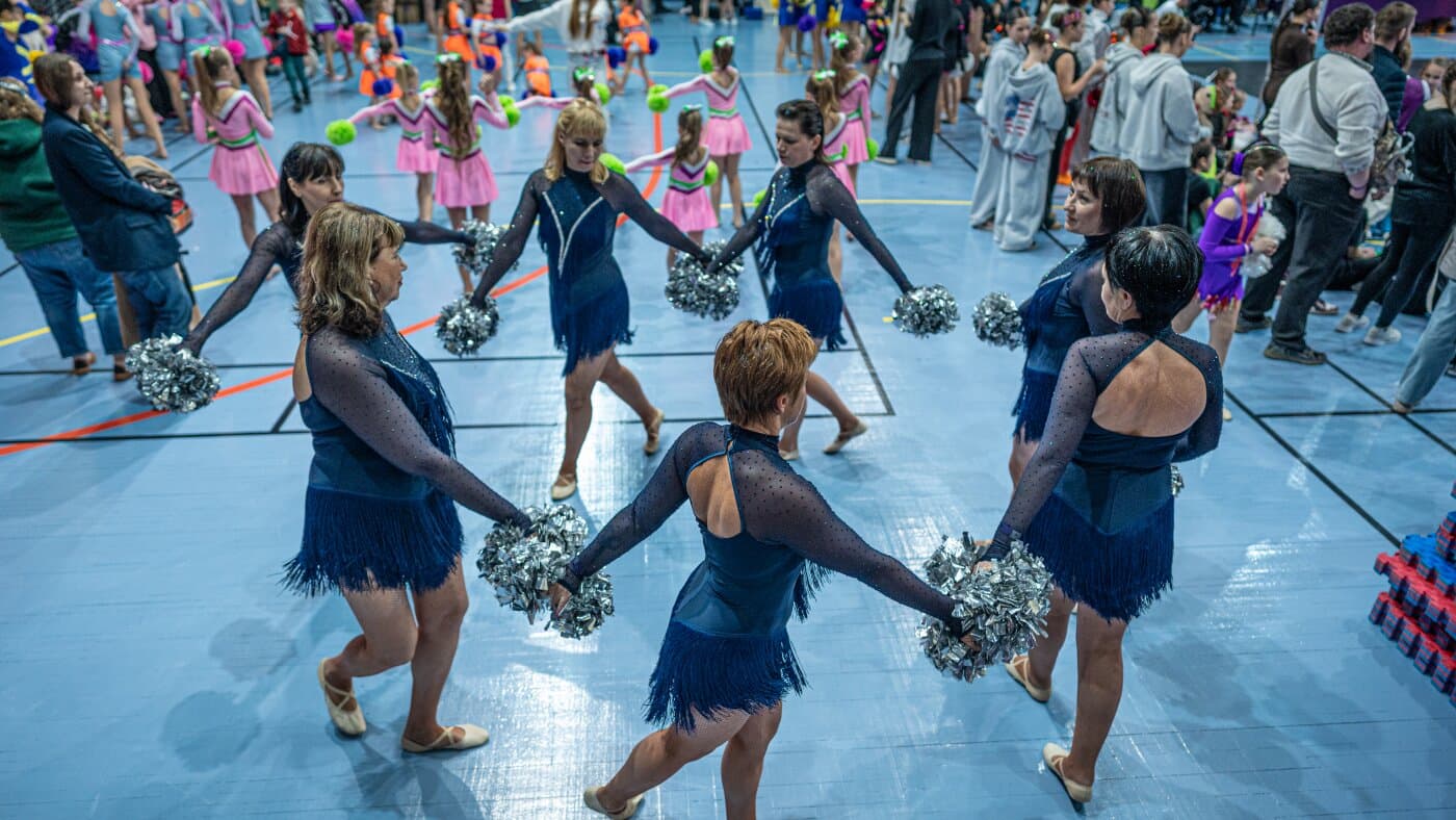 «Ми і є світло»: черлідерки з Харкова перетворюють тривогу на радість