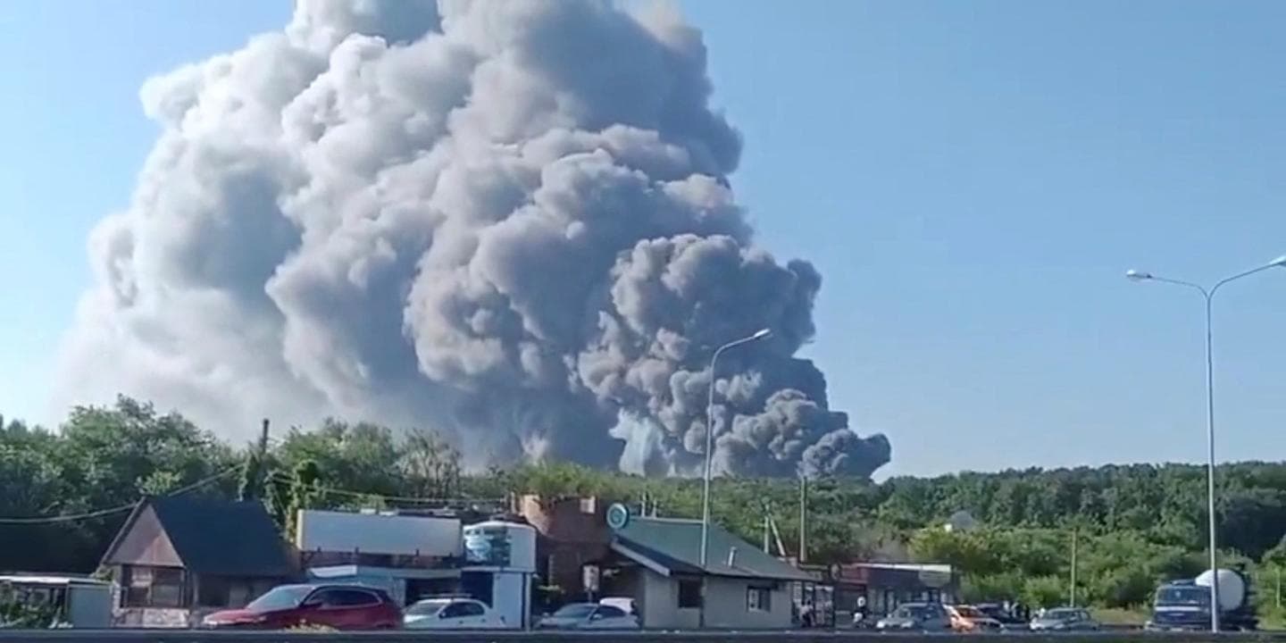 635 дронів за ніч, пожежа в Уфі, вибух у Москві: хроніка ударів