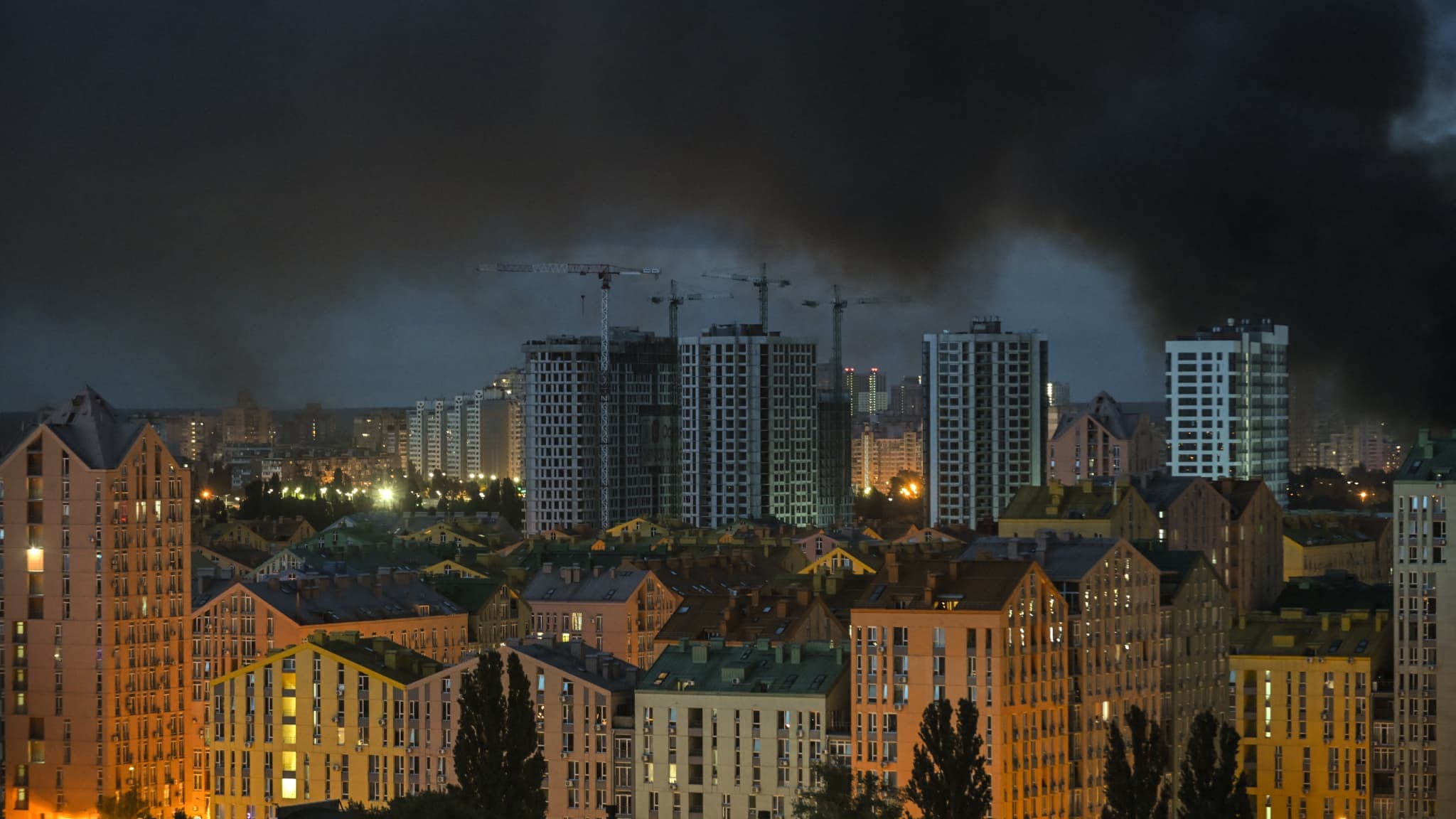 Ракетний удар по Києву: шестеро поранених, троє госпіталізовані