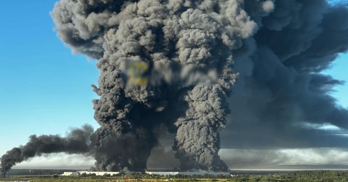 Дрони вдарили по нафтовій базі під Москвою та складах Wildberries — семеро загиблих