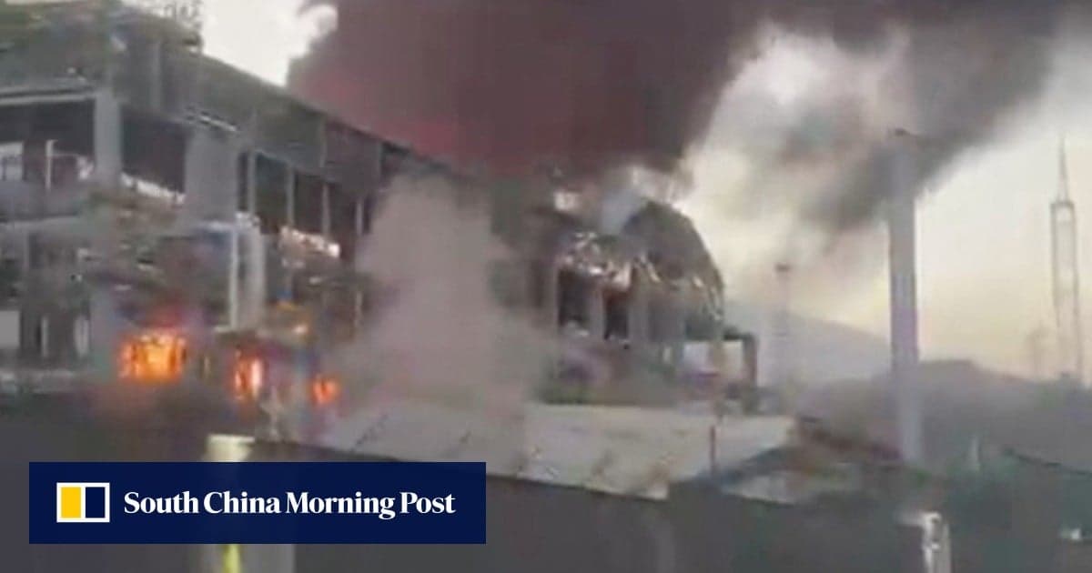 Дрон ударив по Туапсинському НПЗ: пожежа і евакуація мешканців