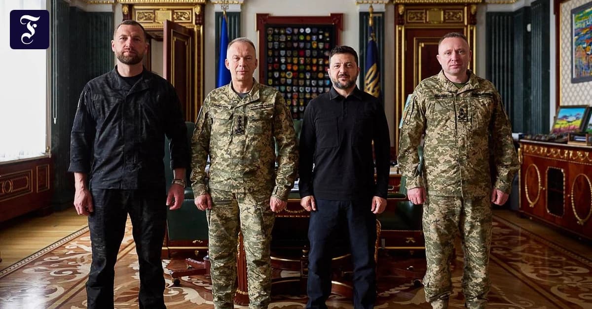 Протести вдруге спрацювали: що означає зміна командування в Україні