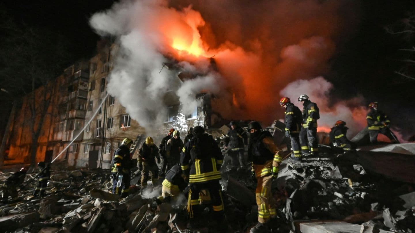 Росія вдарила по Харкову: п'ятеро загиблих під уламками будинку