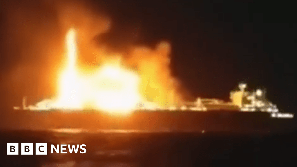 Російський танкер затонув у Середземному морі: Москва звинувачує Україну