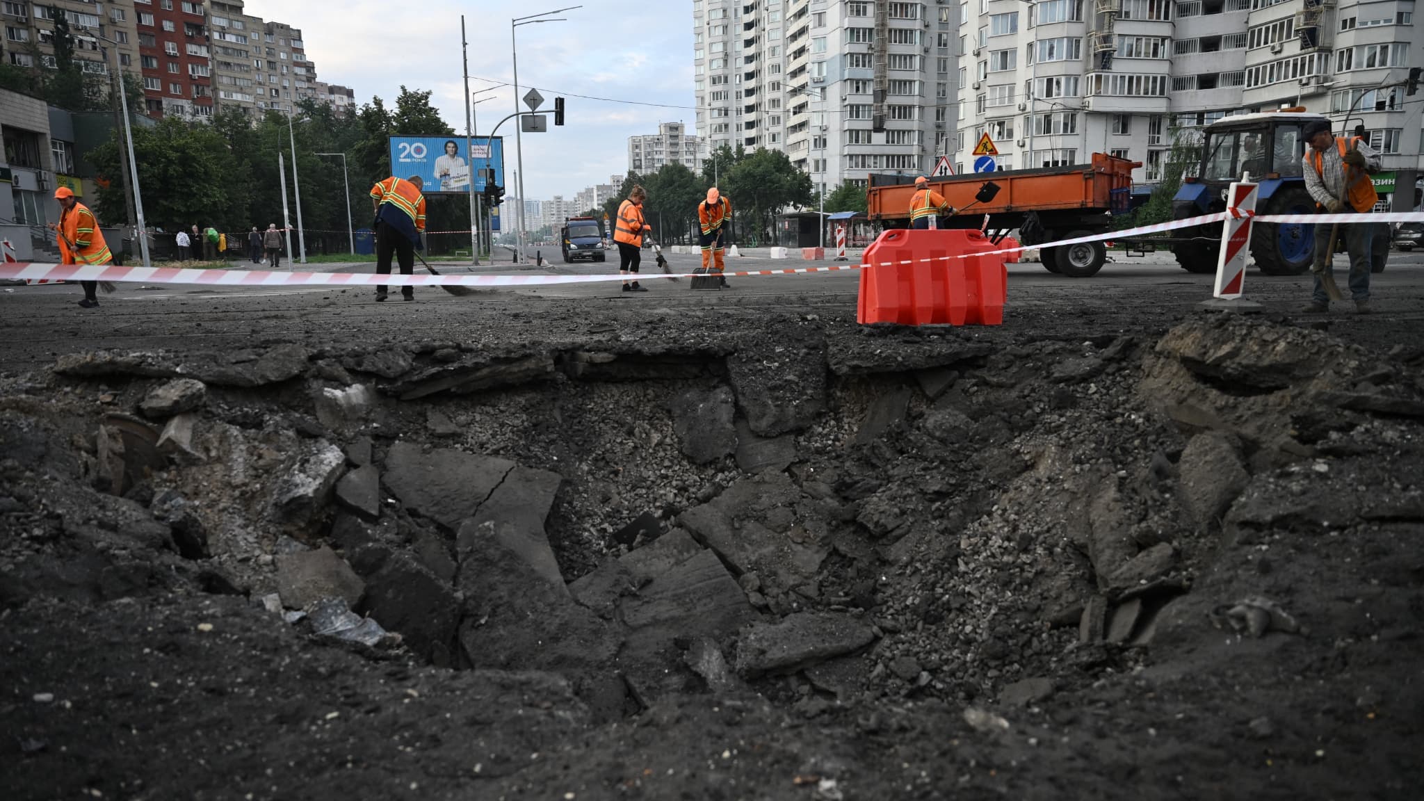 Вісім загиблих: Росія завдала масованого удару по Україні, Зеленський вимагає зброю
