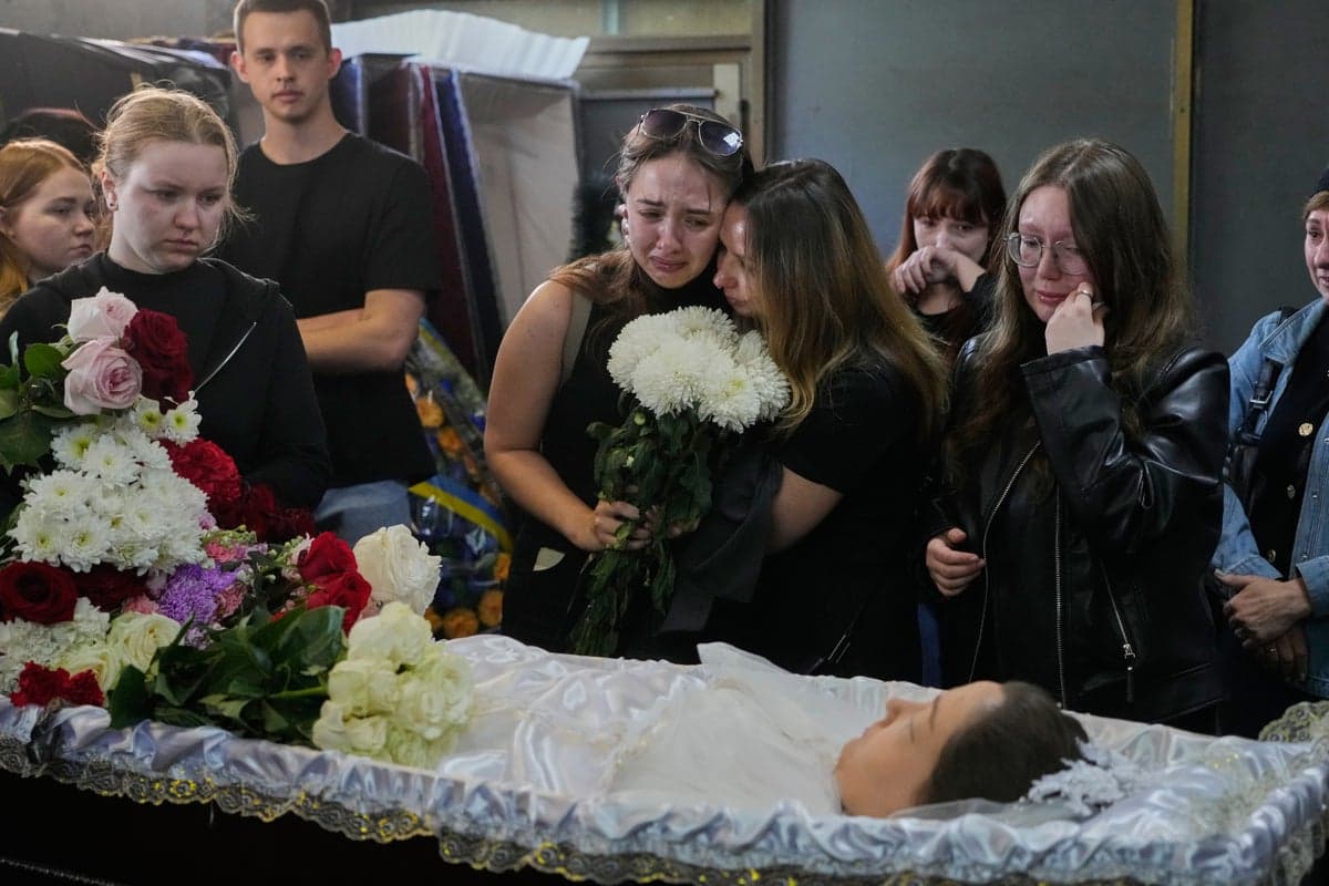 Учителька мов і флорболіст: хто загинув під час найбільшого ракетного удару по Києву