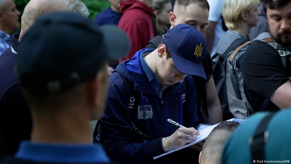 ЄС хоче позбавити тимчасового захисту нових українських чоловіків призовного віку