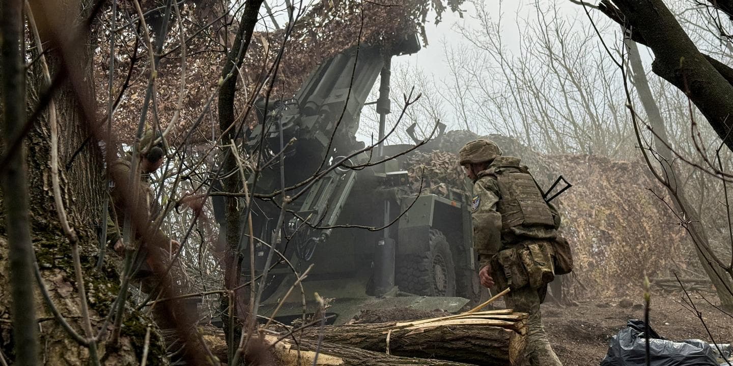 Парад без танків: Росія боїться дронів, Зеленський — тактики Кремля