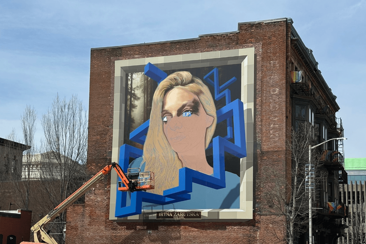 Мурал на честь убитої в США українки демонтували після скандалу