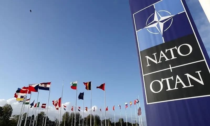 США скорочують військові можливості для НАТО: менше винищувачів, есмінців і підводних човнів