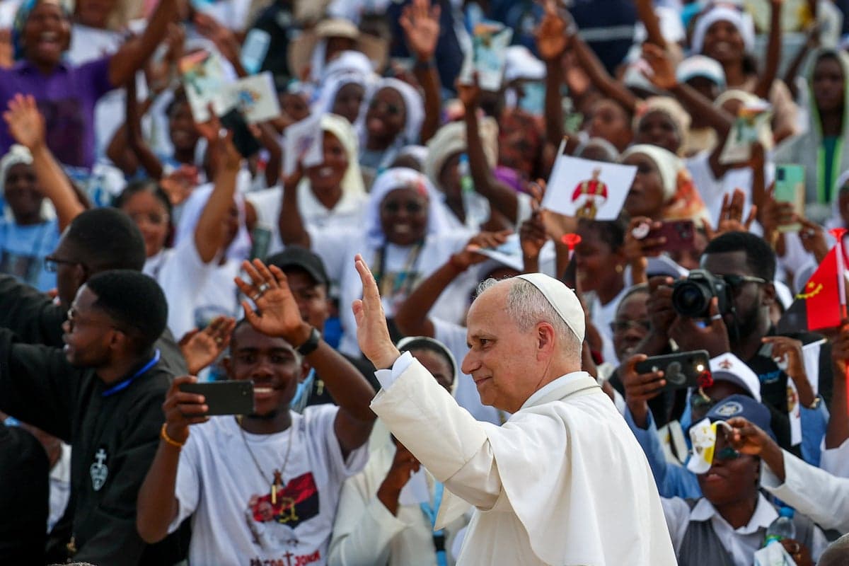 Папа Лев закликав до припинення вогню в Україні під час африканського турне