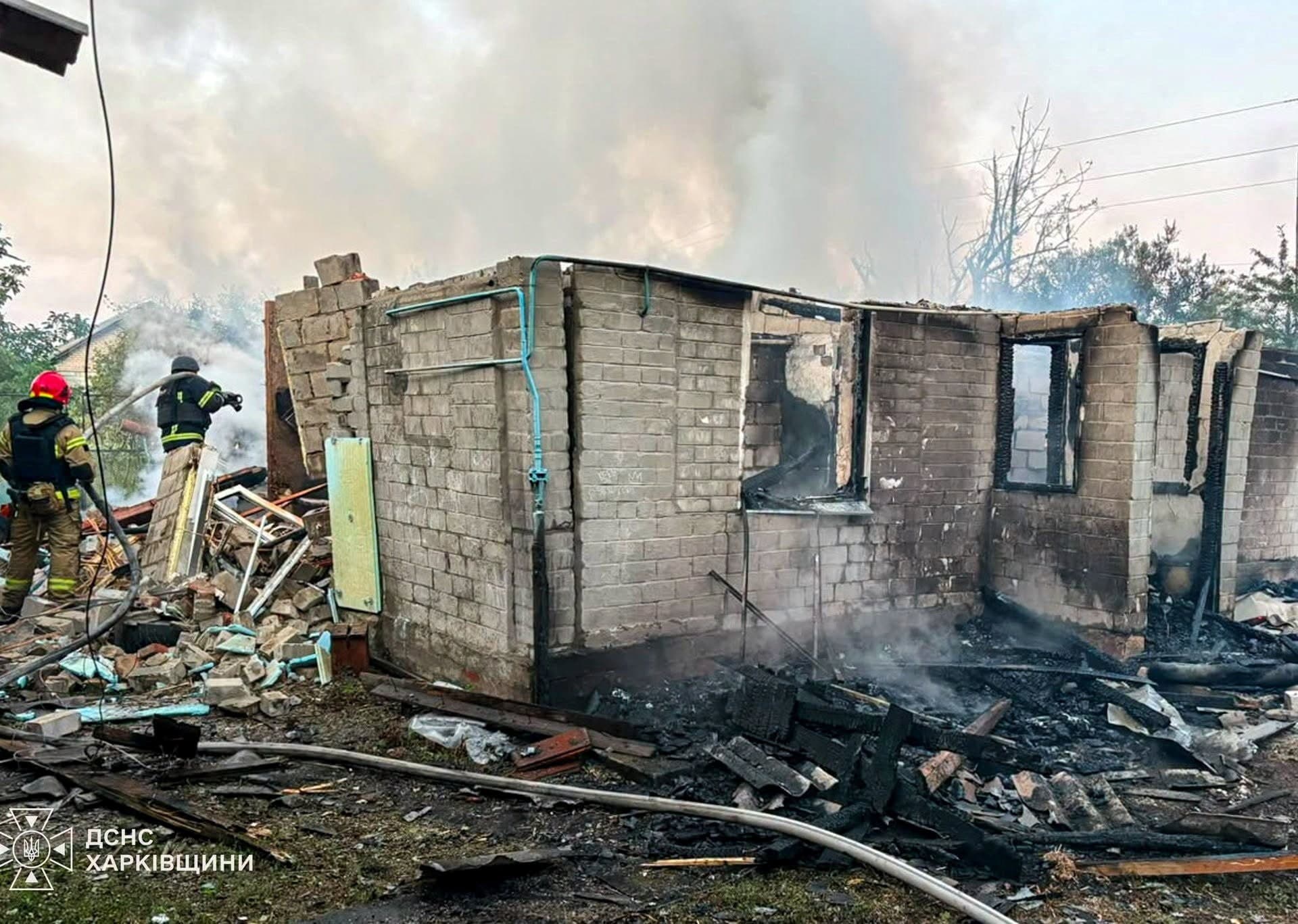 Шість загиблих за добу: Росія б'є по Дніпропетровщині та Харкові, Київ атакує склади Wildberries на Уралі