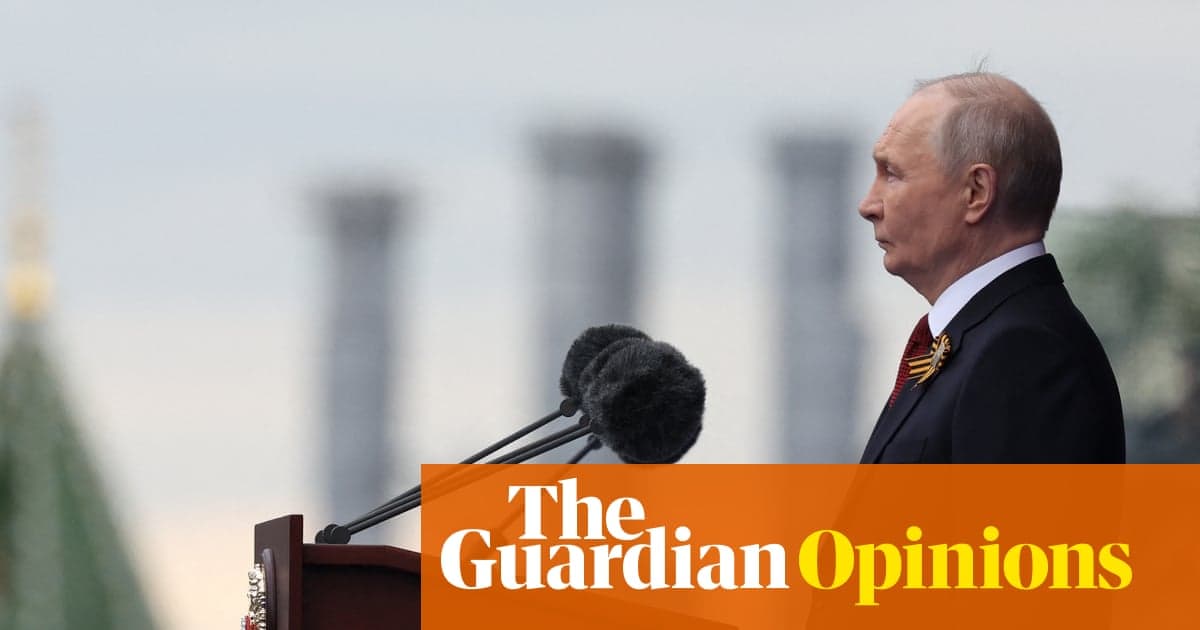 Парад замість перемоги: путінська війна провалюється, а Кремль б'є на сполох