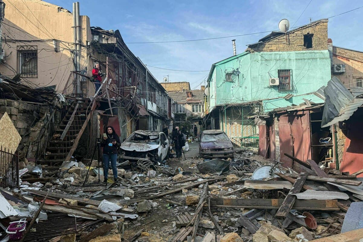 16 загиблих у річницю Чорнобиля: удари по Дніпру та Одесі, КНДР відкрила пам'ятник своїм солдатам