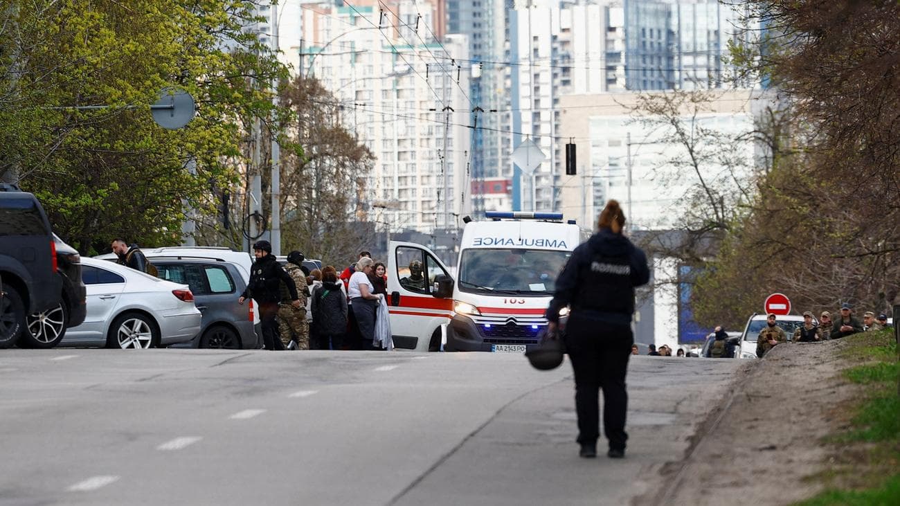 Стрілянина в київському супермаркеті: щонайменше п'ятеро загиблих, нападника ліквідовано