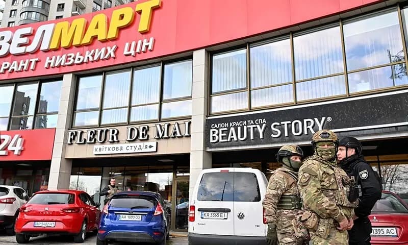 Стрілянина у Києві: шестеро загиблих після захоплення заручників у супермаркеті