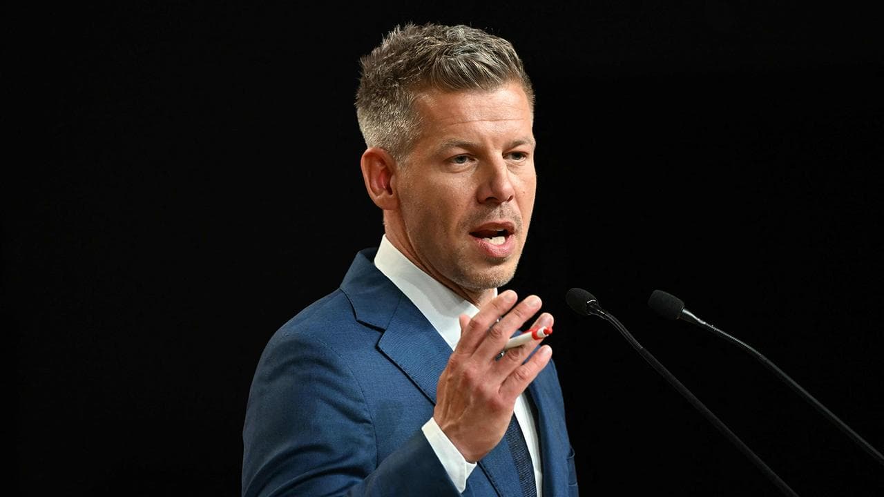 Мад'яр переміг на виборах в Угорщині та оголосив про початок нової ери