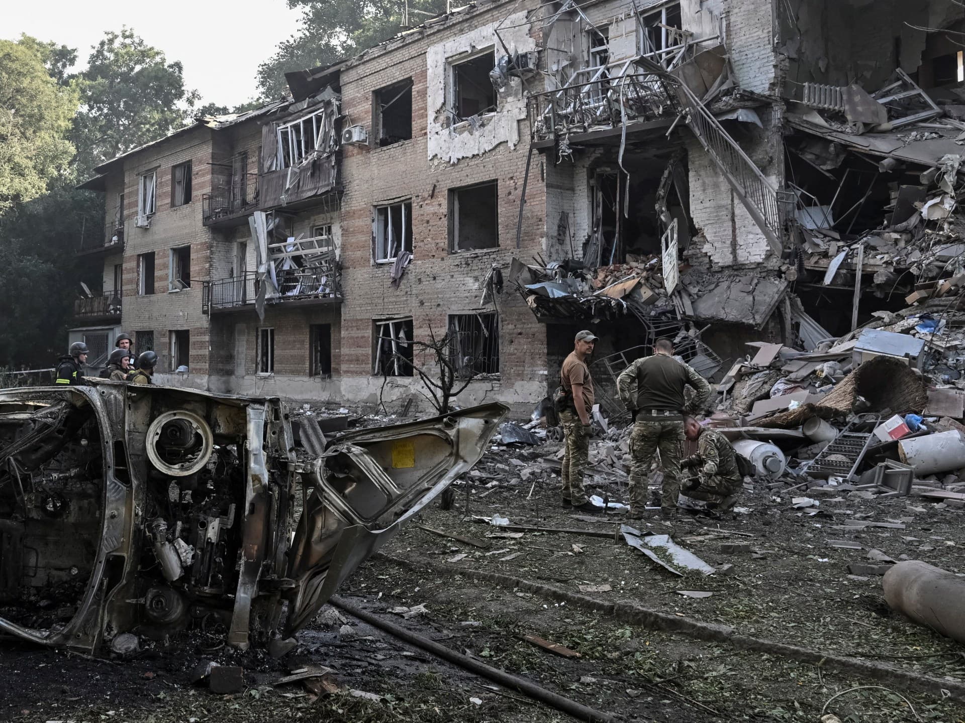 Росія завдала масованого ракетного удару по Києву: пожежі у двох районах