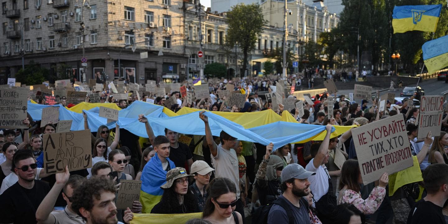 Тисячі вийшли за Федорова, ракета впала в Польщі, Трамп — «обережно» з Patriot