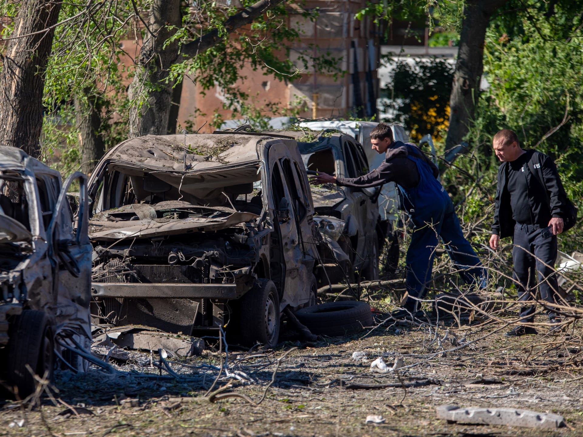 Дрон вдарив по автобусу Москва–Сімферополь: семеро загиблих, удари тривають з обох сторін