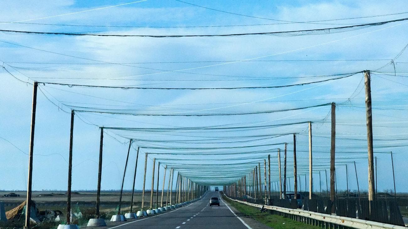 Ракетний удар по Дніпру: щонайменше п'ятеро загиблих, дрони атакують цивільних у Херсоні