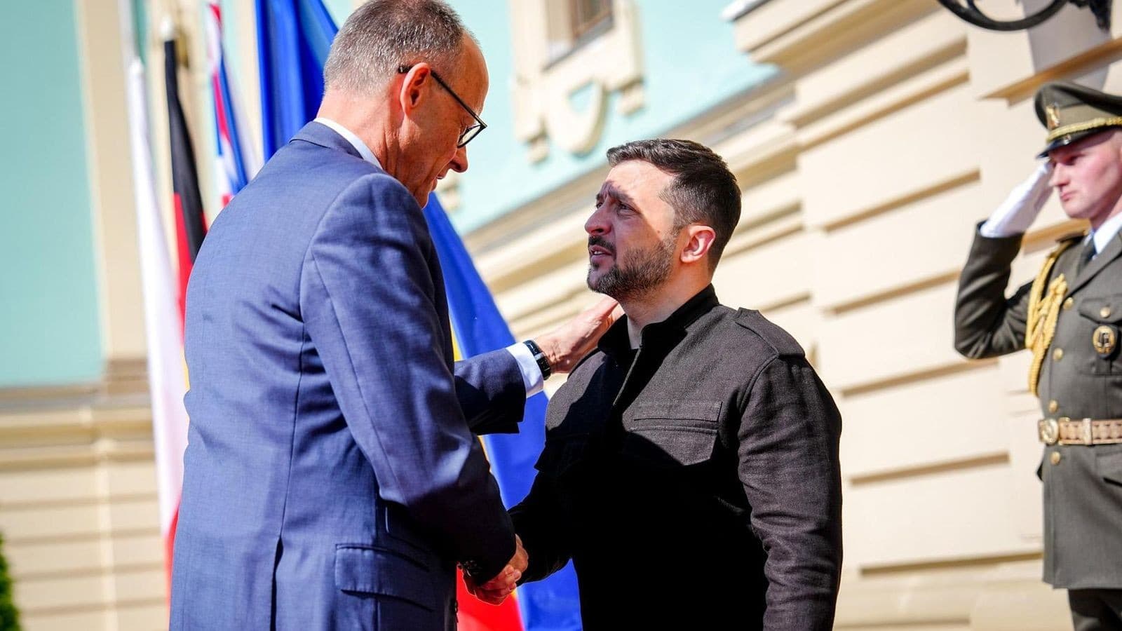 Зеленський у Берліні: Мерц і президент України підпишуть угоди та обговорять кредит ЄС