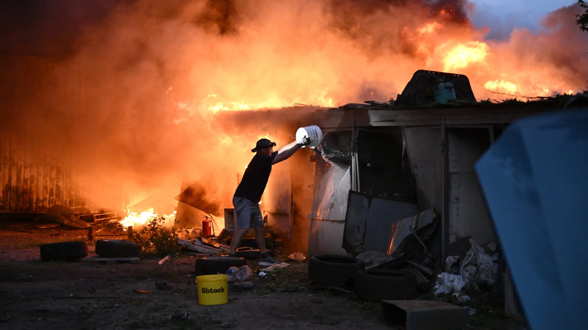 Десять загиблих на Київщині, блекаут у Севастополі: Росія б'є напередодні саміту НАТО