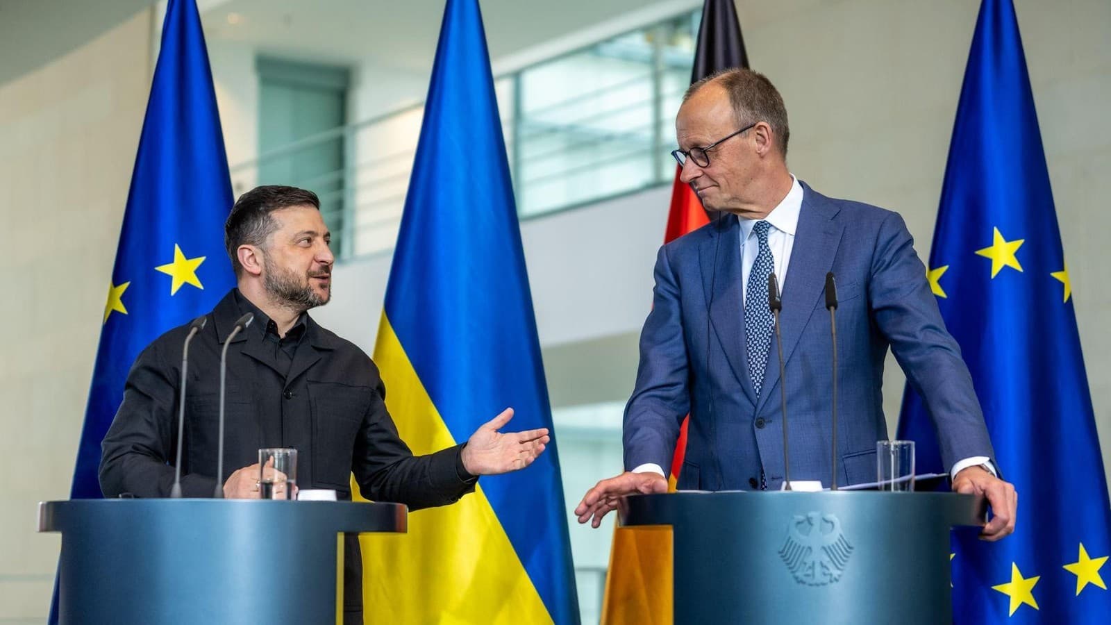 Зеленський у Берліні: Мерц підписав оборонну угоду і закликав розблокувати 90 млрд євро від ЄС