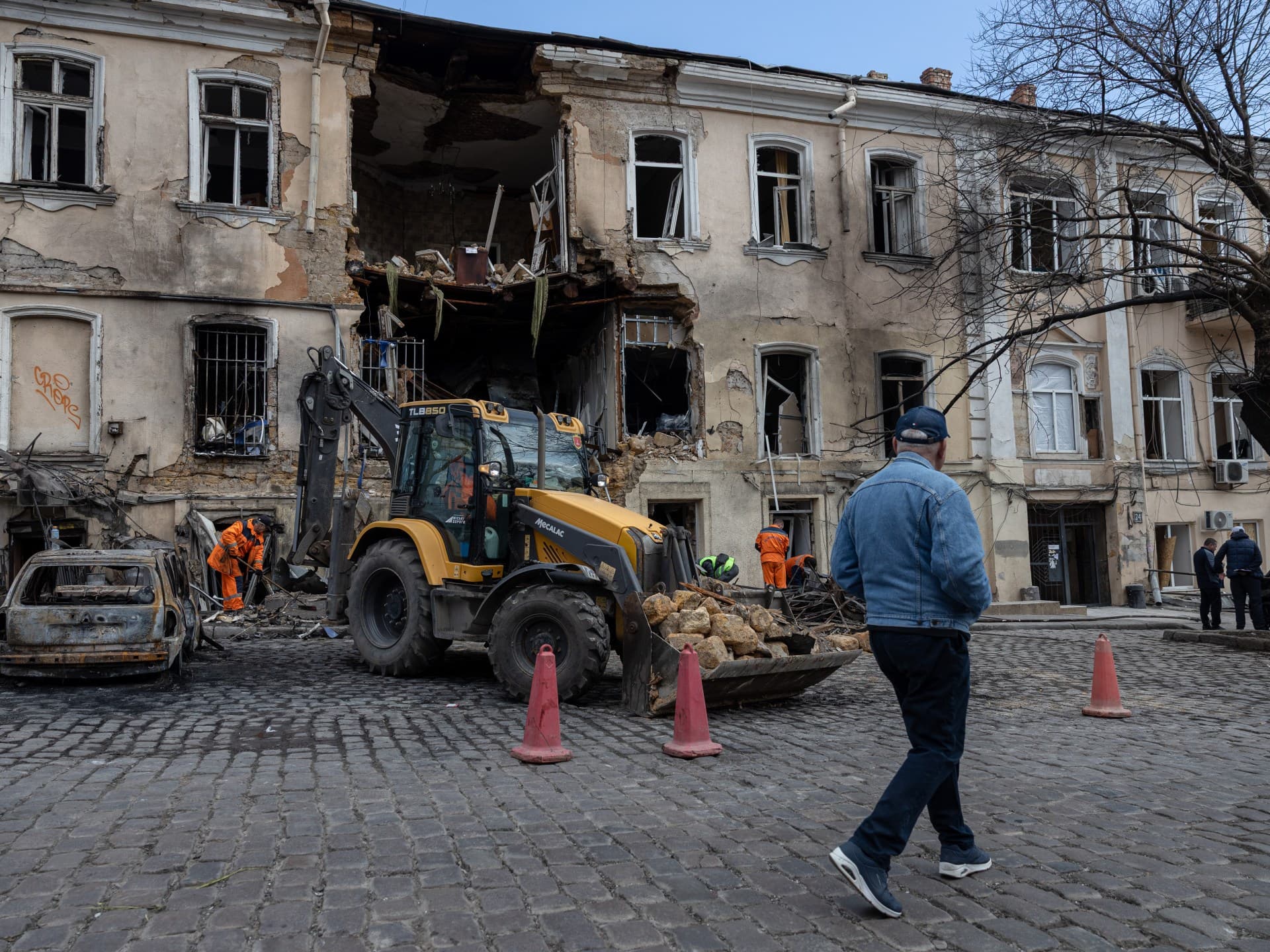 Взаємні удари по енергетиці: 600 тисяч без світла в Росії та Україні