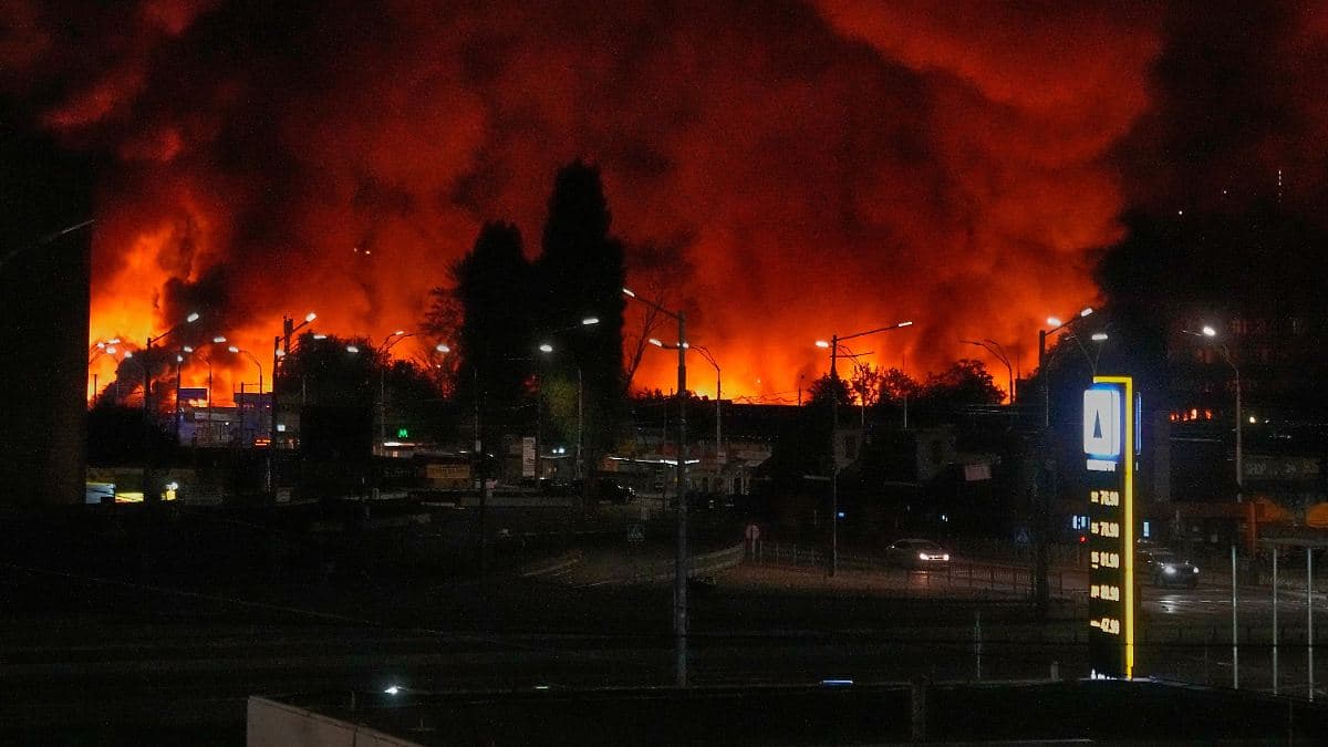 Балістика по Києву, 600 дронів по Москві: ніч взаємних ударів
