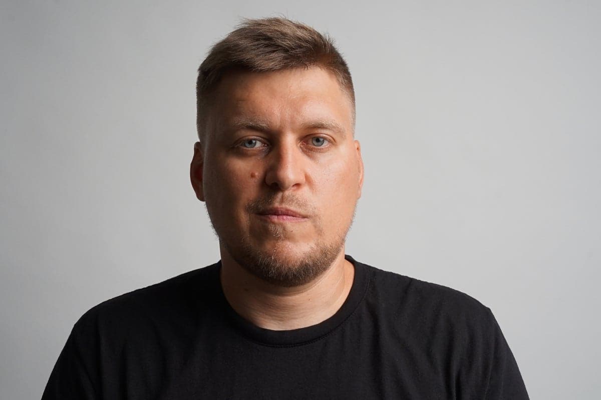«Втратив країну, але не себе»: комік Незлобін — про втечу з Росії та Edinburgh Fringe