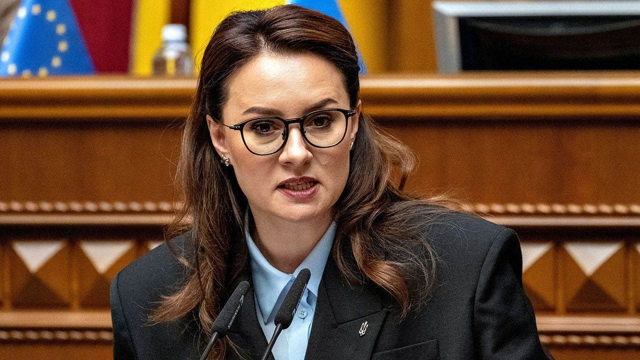 Свириденко пішла у відставку: Зеленський анонсував нову роль для екс-прем'єра
