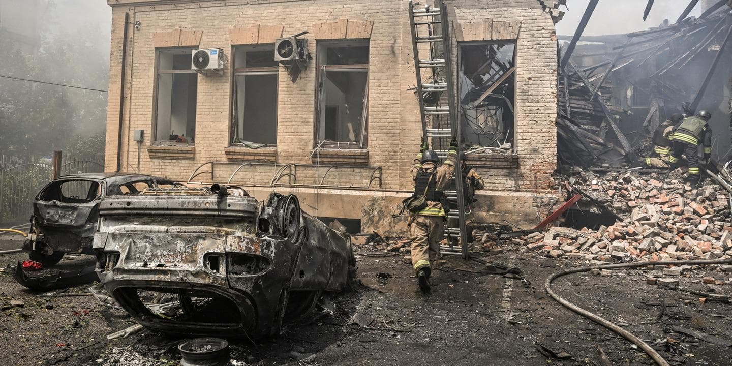 Запоріжжя обстріляне, 16 поранених: Сирський попереджає про 33 000 дронів на добу