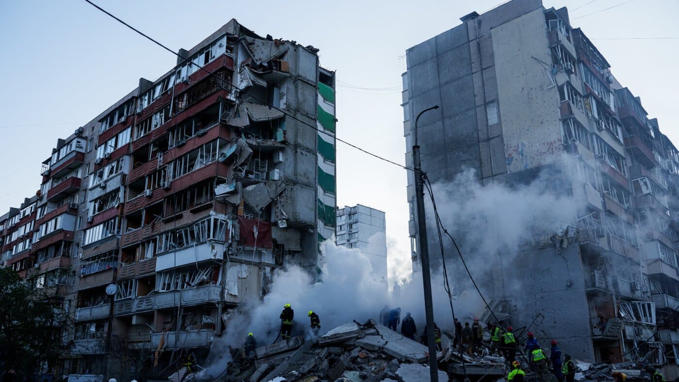 Росія вдарила по Києву вночі: одна людина загинула, 31 поранена, будинок обвалився