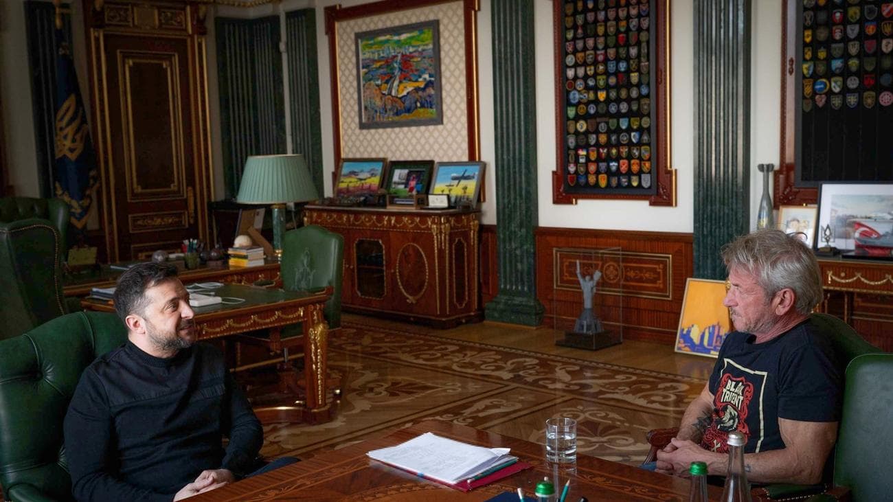 Шон Пенн у Києві: зустріч з Зеленським замість церемонії «Оскара»