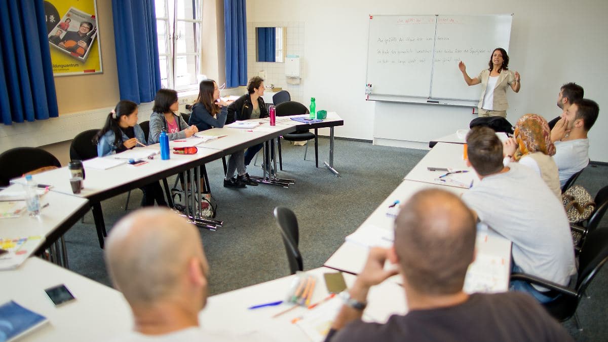 Скорочення інтеграційних курсів у Німеччині: українські біженці під ударом